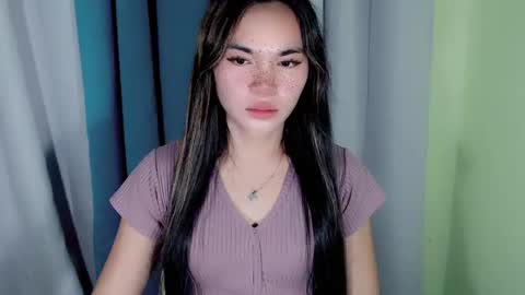 Snapshot of ur_innocent_girlx chatting on January 20, 2025, 9:13 am QUEENSY online show from January 20, 2025, 9:13 am