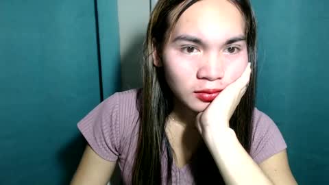 Snapshot of ur_innocent_girlx chatting on January 20, 2025, 9:32 pm QUEENSY online show from January 20, 2025, 9:32 pm
