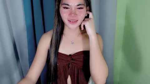 Snapshot of ur_innocent_girlx chatting on January 21, 2025, 11:24 am QUEENSY online show from January 21, 2025, 11:24 am