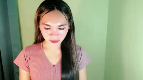 Snapshot of ur_innocent_girlx chatting on February 11, 2025, 9:31 am QUEENSY online show from February 11, 2025, 9:31 am