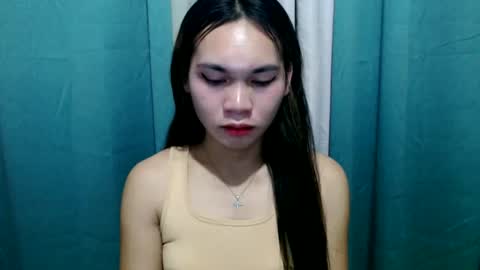 Snapshot of ur_innocent_girlx chatting on February 24, 2025, 11:32 am QUEENSY online show from February 24, 2025, 11:32 am