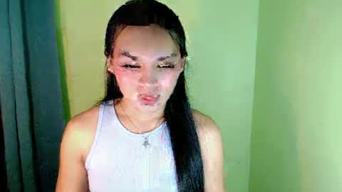 Snapshot of ur_innocent_girlx chatting on February 27, 2025, 3:05 pm QUEENSY online show from February 27, 2025, 3:05 pm