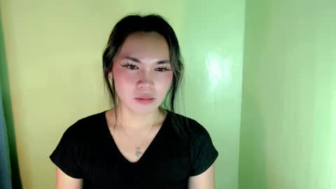 Snapshot of ur_innocent_girlx chatting on March 3, 2025, 8:49 am QUEENSY online show from March 3, 2025, 8:49 am
