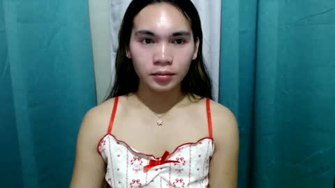 Snapshot of ur_innocent_girlx chatting on March 7, 2025, 4:44 pm QUEENSY online show from March 7, 2025, 4:44 pm