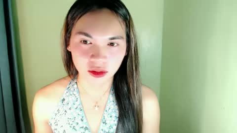 Snapshot of ur_innocent_girlx chatting on March 8, 2025, 6:21 am QUEENSY online show from March 8, 2025, 6:21 am