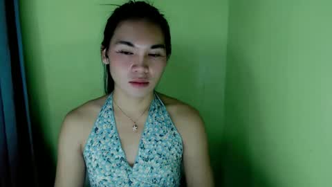 Snapshot of ur_innocent_girlx chatting on March 9, 2025, 7:23 am QUEENSY online show from March 9, 2025, 7:23 am