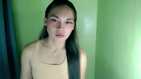 Snapshot of ur_innocent_girlx chatting on March 12, 2025, 8:30 am QUEENSY online show from March 12, 2025, 8:30 am