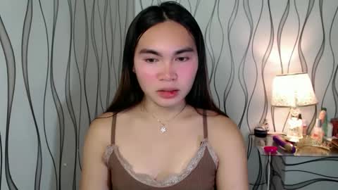 Snapshot of ur_innocent_girlx chatting on September 9, 2025, 4:45 am QUEENSY online show from September 9, 2025, 4:45 am