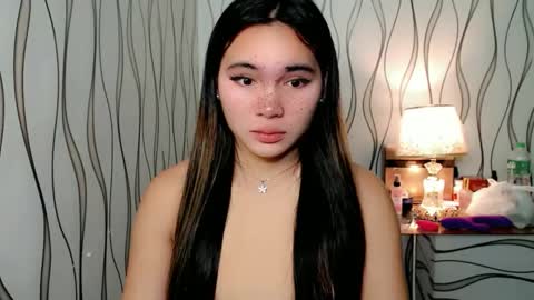 Snapshot of ur_innocent_girlx chatting on October 15, 2025, 4:34 am QUEENSY online show from October 15, 2025, 4:34 am