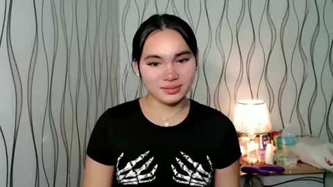 QUEENSY online show from December 3, 2025, 1:20 pm