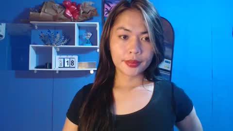 Snapshot of ur_perfectgirlmsa chatting on October 17, 2025, 11:18 pm Ms. A lets go pass or pvt show online show from October 17, 2025, 11:18 pm