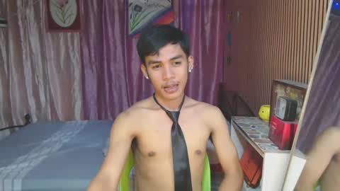 ur_shan21 online show from December 3, 2025, 6:28 pm