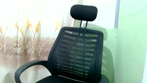 urasian_joy online show from November 3, 2025, 8:37 am