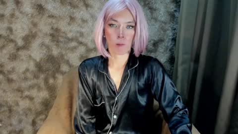 Snapshot of urasian_slut_yana chatting on February 7, 2025, 10:08 am yana online show from February 7, 2025, 10:08 am