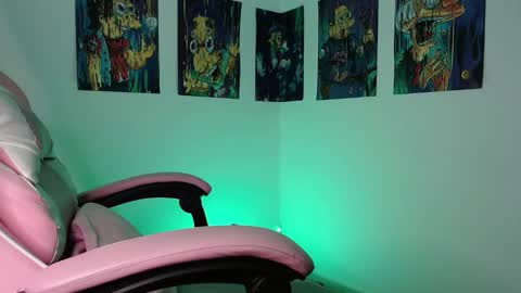 Danielle  online show from January 24, 2025, 8:44 am