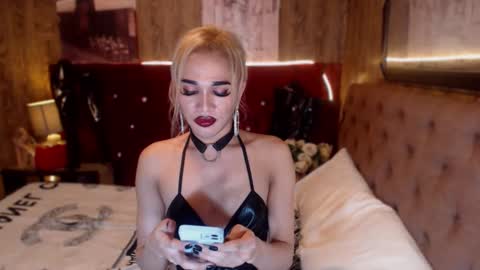 Snapshot of urcumgirlasiants chatting on January 7, 2025, 2:10 am KENDALL online show from January 7, 2025, 2:10 am