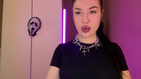 Snapshot of urdevilbaby chatting on November 4, 2025, 8:02 am Margo online show from November 4, 2025, 8:02 am