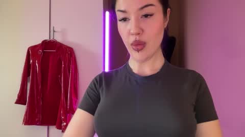 Snapshot of urdevilbaby chatting on November 13, 2025, 7:18 am Margo online show from November 13, 2025, 7:18 am