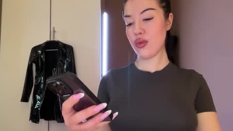 Snapshot of urdevilbaby chatting on December 2, 2025, 8:08 am Margo online show from December 2, 2025, 8:08 am