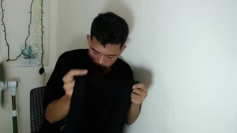 Snapshot of urdreamboy_clarin chatting on November 28, 2025, 9:50 pm urdreamboy_clarin online show from November 28, 2025, 9:50 pm