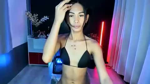 Snapshot of urfavouriteaddiction chatting on November 9, 2025, 4:49 pm Rianne online show from November 9, 2025, 4:49 pm