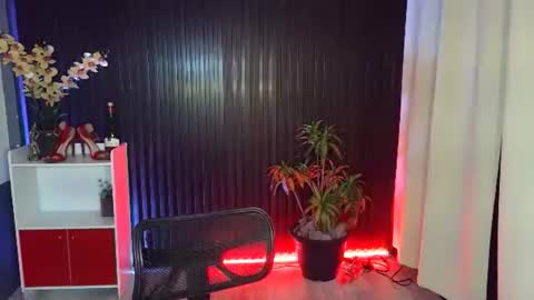 Snapshot of urfavouriteaddiction chatting on November 20, 2025, 5:12 pm Rianne online show from November 20, 2025, 5:12 pm