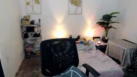 Snapshot of urguy_habibi chatting on November 1, 2025, 5:20 am Bib online show from November 1, 2025, 5:20 am