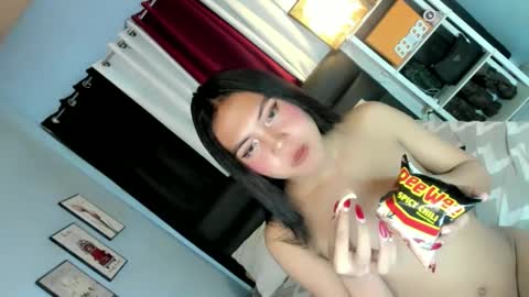 zoey noir online show from February 9, 2025, 7:19 pm