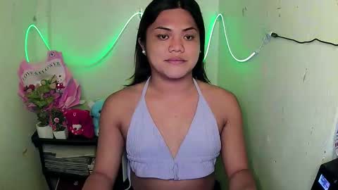 urhottie_bella online show from September 19, 2025, 3:13 pm