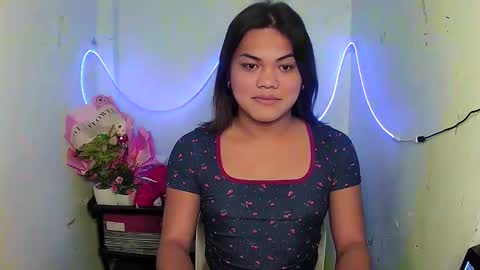 urhottie_bella online show from October 3, 2025, 3:14 am
