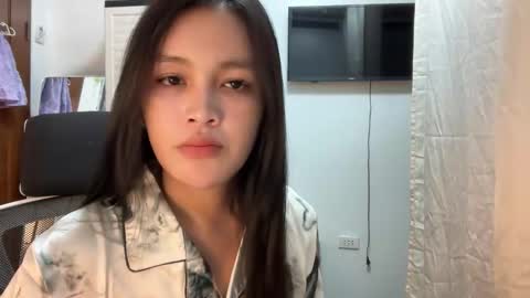 Snapshot of urkatiecookie chatting on October 8, 2025, 12:41 am Amira online show from October 8, 2025, 12:41 am