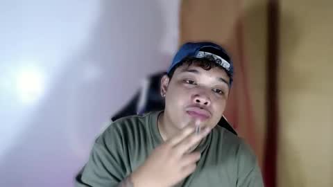 Snapshot of urmilky_shooterxx chatting on October 14, 2025, 7:53 am Drei online show from October 14, 2025, 7:53 am