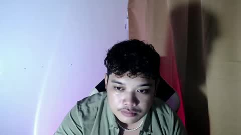 Snapshot of urmilky_shooterxx chatting on October 17, 2025, 8:17 am Drei online show from October 17, 2025, 8:17 am