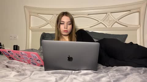 urmissalice online show from January 24, 2025, 10:41 pm