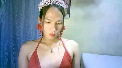 Snapshot of urpinaylovelyjuliaxxx chatting on February 20, 2025, 12:25 pm queen julia not into CHEAPGUY online show from February 20, 2025, 12:25 pm