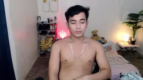 urpinoy_cummer online show from October 8, 2025, 2:25 pm
