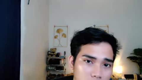urpinoy_cummer online show from November 3, 2025, 11:22 am