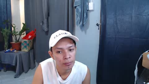 Snapshot of urpinoyasianx chatting on February 28, 2025, 8:07 pm Mel online show from February 28, 2025, 8:07 pm