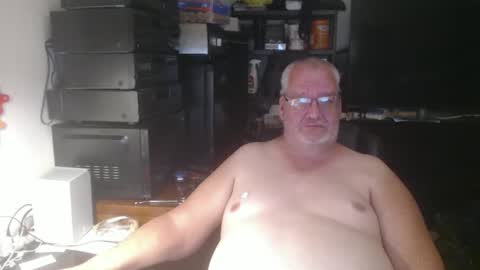 Snapshot of usgoober chatting on October 12, 2025, 4:11 am Eric online show from October 12, 2025, 4:11 am