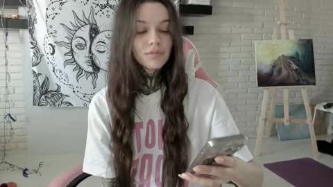 Eva online show from March 11, 2025, 10:51 am