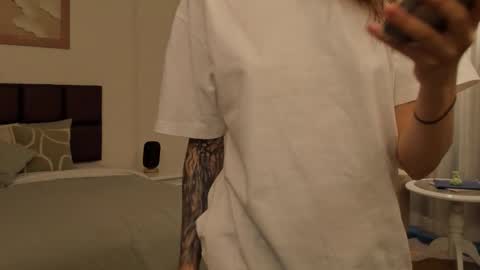 Eva online show from September 20, 2025, 4:24 am