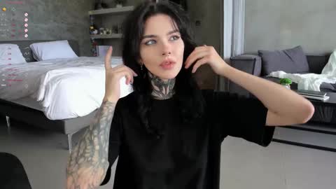 Eva online show from December 3, 2025, 6:32 am