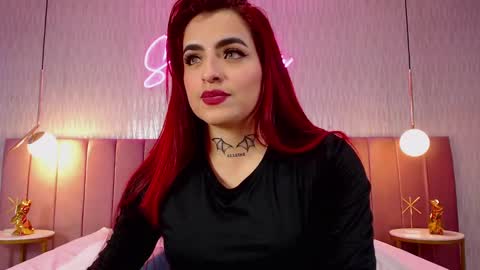 Snapshot of vaaleriee_miller_ chatting on January 8, 2025, 6:41 pm valeriee miller online show from January 8, 2025, 6:41 pm