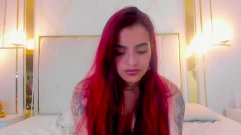 Snapshot of vaaleriee_miller_ chatting on January 14, 2025, 1:15 am valeriee miller online show from January 14, 2025, 1:15 am