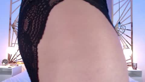 Snapshot of vaaleriee_miller_ chatting on January 22, 2025, 7:24 pm valeriee miller online show from January 22, 2025, 7:24 pm