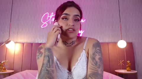 Snapshot of vaaleriee_miller_ chatting on January 30, 2025, 1:11 am valeriee miller online show from January 30, 2025, 1:11 am