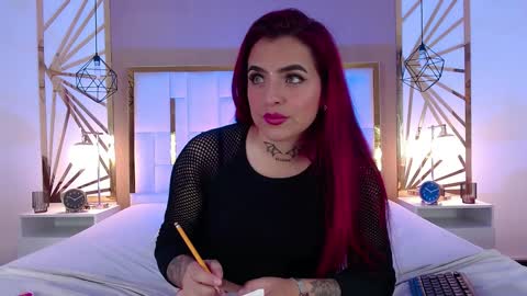 Snapshot of vaaleriee_miller_ chatting on February 6, 2025, 6:35 pm valeriee miller online show from February 6, 2025, 6:35 pm