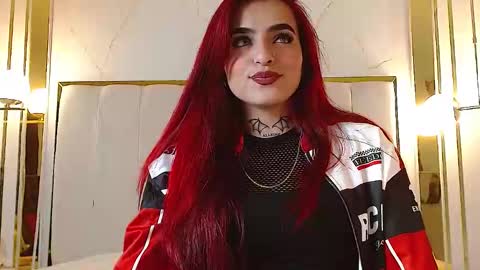 Snapshot of vaaleriee_miller_ chatting on February 12, 2025, 6:30 pm valeriee miller online show from February 12, 2025, 6:30 pm