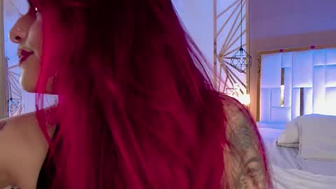 Snapshot of vaaleriee_miller_ chatting on February 21, 2025, 8:05 pm valeriee miller online show from February 21, 2025, 8:05 pm