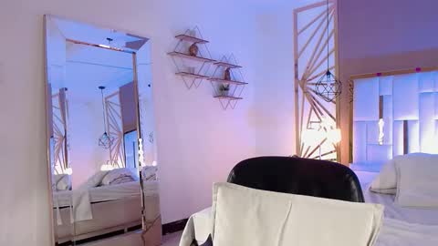 Snapshot of vaaleriee_miller_ chatting on November 16, 2025, 9:20 pm valeriee miller online show from November 16, 2025, 9:20 pm